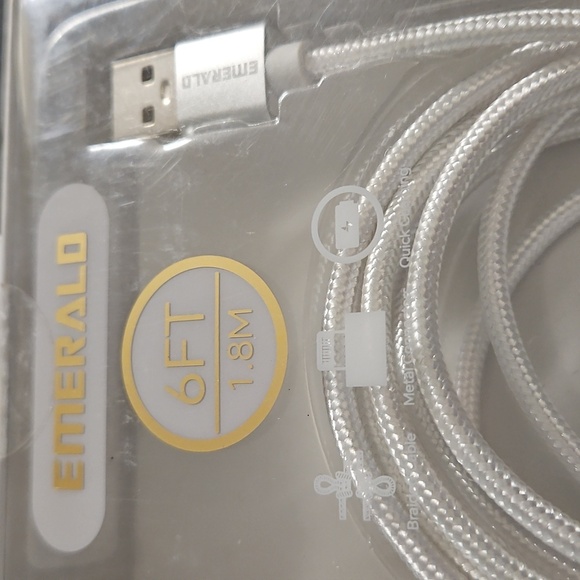 Emerald 6FT White Silver Lightning Sync & Charge Cable Compatible With Apple - Picture 7 of 7